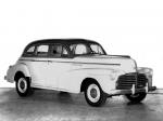 Chevrolet Special DeLuxe Sport Sedan 1942 года